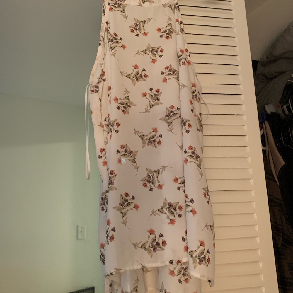White tank with flowers